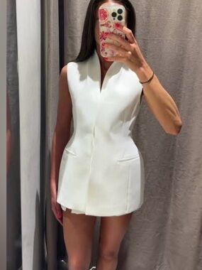 IN SEARCH OF ZARA Sleeveless White Tailored Vest/Blazer 3057 198